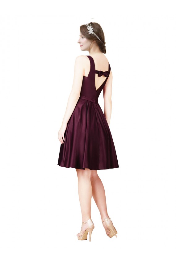 Comprimento Joelho Sem Mangas Linha A Costas em V Vestidos de Madrinha / Vestidos de Festa / Vestidos de Cocktail / Vestidos de Homecoming Por Atacado