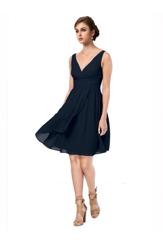 Comprimento Joelho Marinha Negra Sem Mangas Linha A Decote V Vestidos de Madrinha / Vestidos de Cocktail / Vestidos de Homecoming Por Atacado